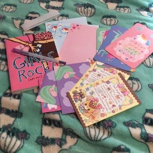 COPY - ✨⭐️Mixed post cards, envelope, and letter …